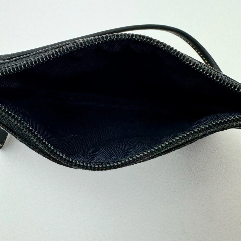 Coach Vintage Signature C Black Wristlet. Leather details. Silver hardware. Y2K
